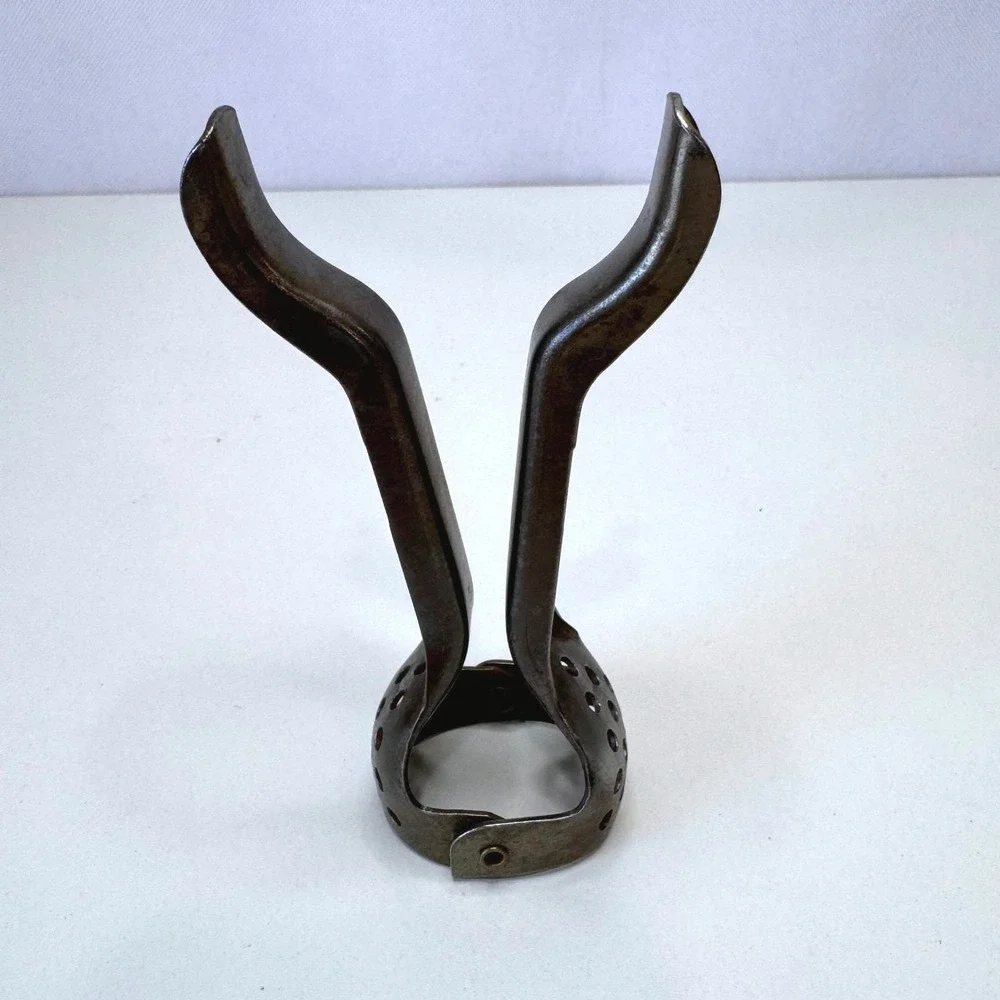 Vintage Antique Grapefruit Corer Kitchen Tool‎ Decor Metal Patina Rust